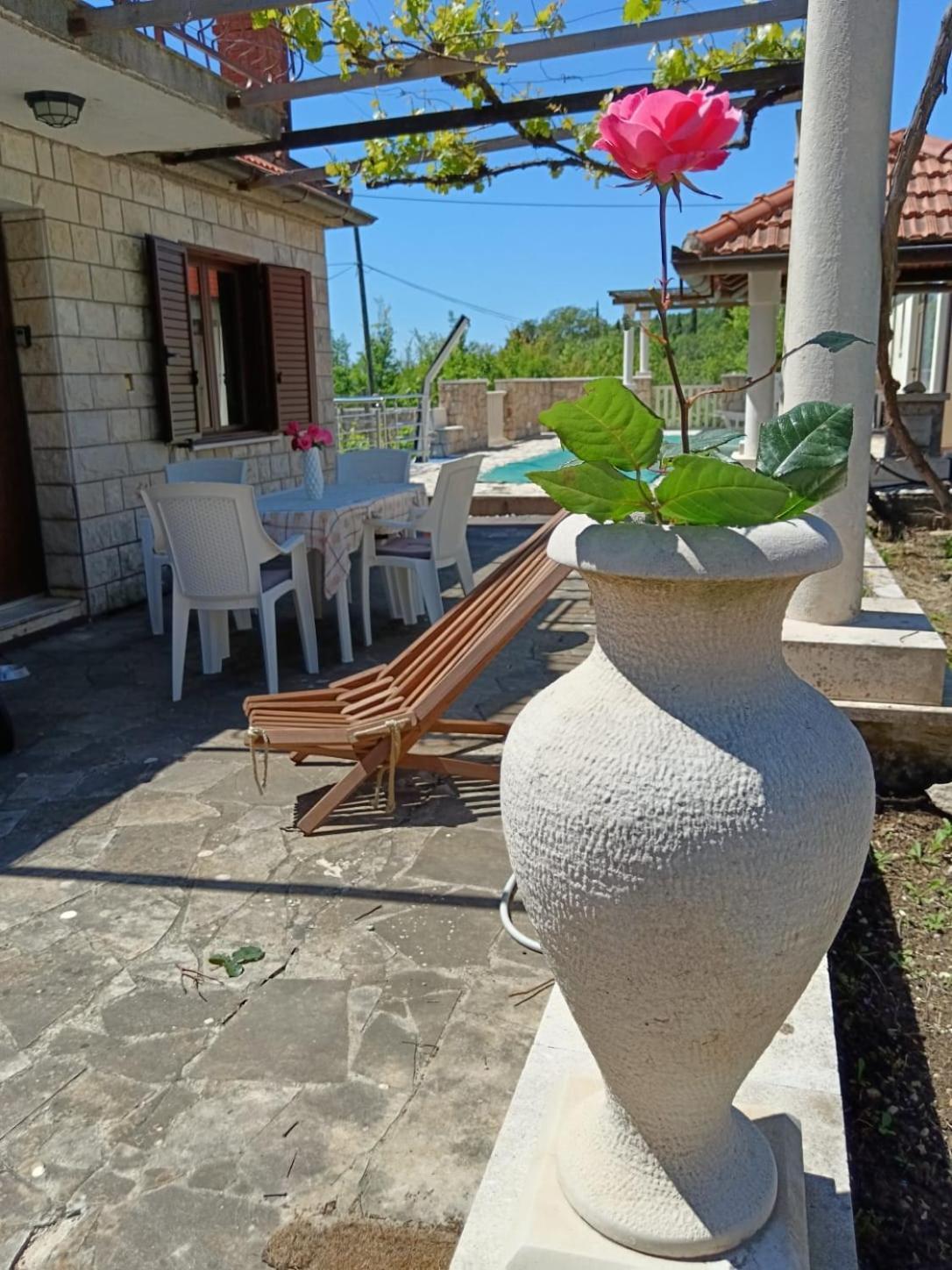 Holiday Home Lazustina Paradise Mihanici Ngoại thất bức ảnh