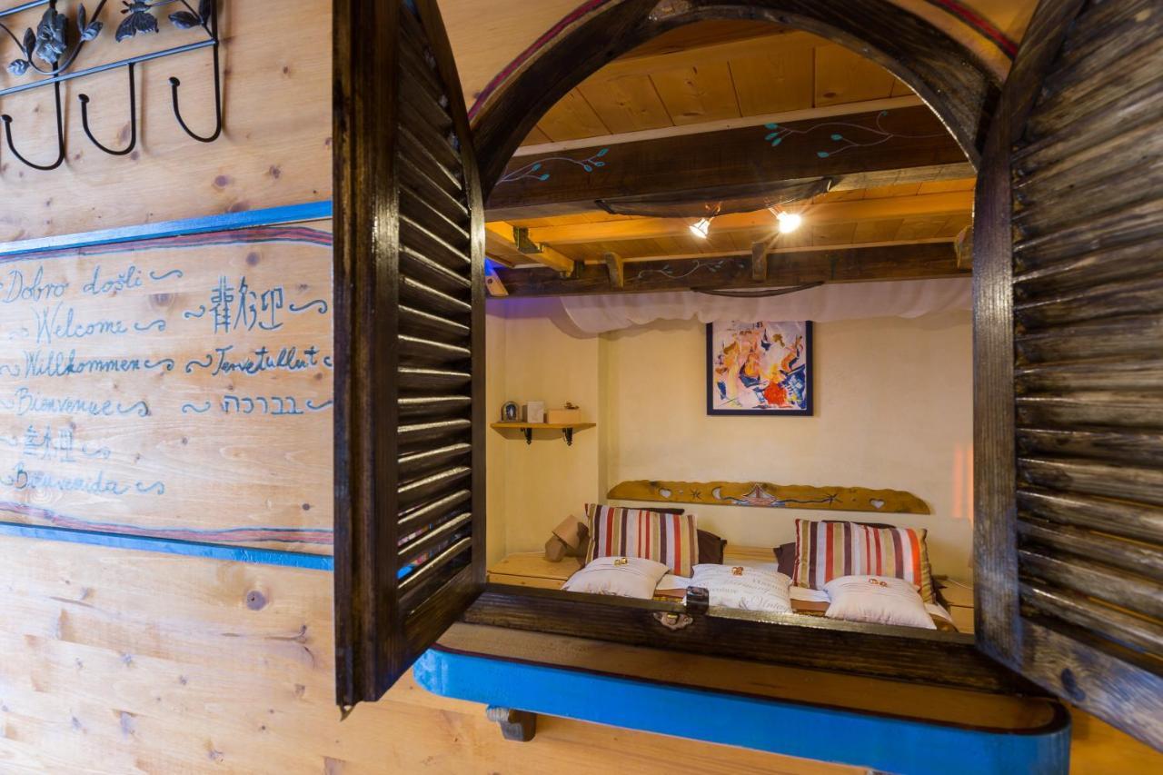 Holiday Home Lazustina Paradise Mihanici Ngoại thất bức ảnh